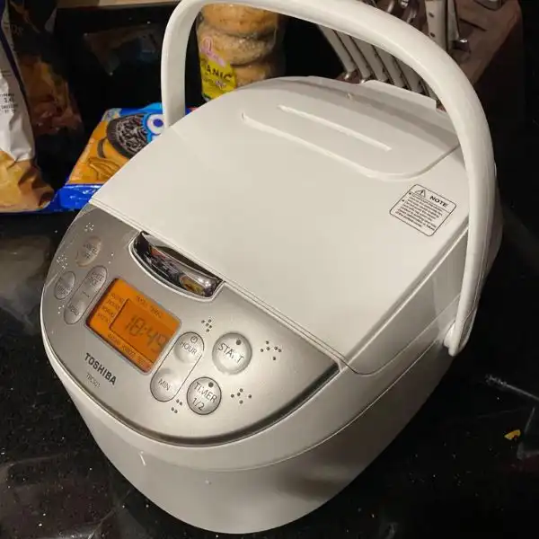 Toshiba 6 Cup Rice Cooker have 6-step cooking process 
