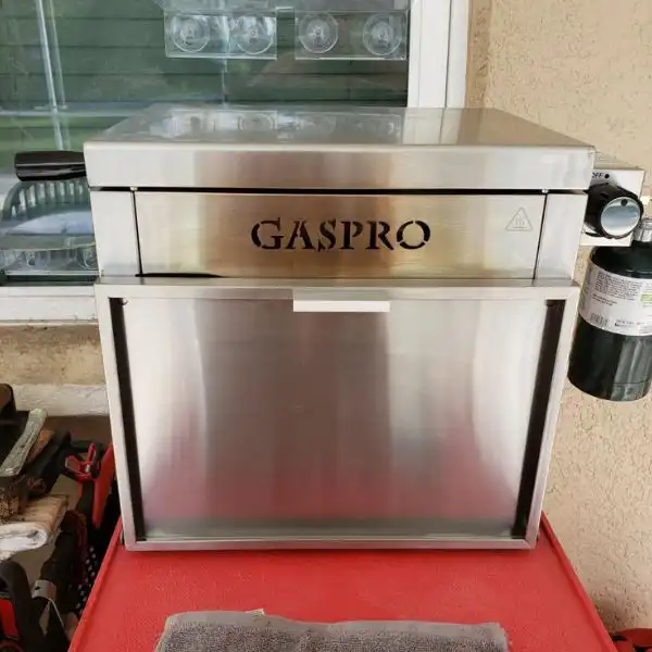 GASPRO Multi-Tasking Infrared Griddle has Multiple Connection Options